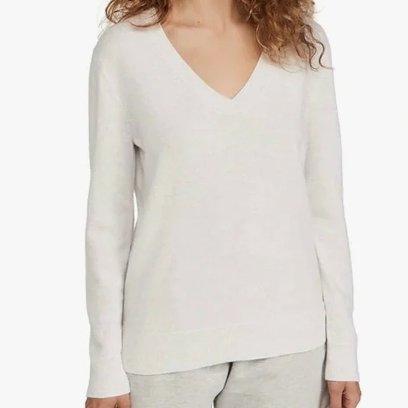 VINCE Cashmere V Neck Sweater Pullover in Heather White
